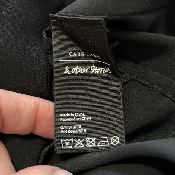 & OTHER STORIES FLORAL PRINTED RUFFLE BIB MIDI DRESS - Picture 13 of 15